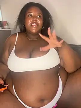 Snapshot of BouncyBBW chatting on 16, 7, 2026 BouncyBBW online show from 16, 7, 2026