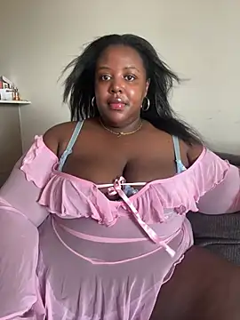 Snapshot of BouncyBBW chatting on 27, 6, 2026 BouncyBBW online show from 27, 6, 2026