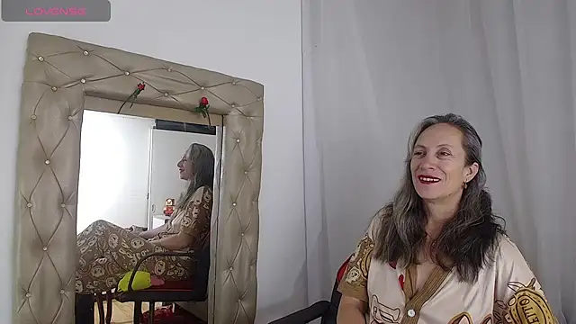 laurasofia45 online show from 24, 4, 2026