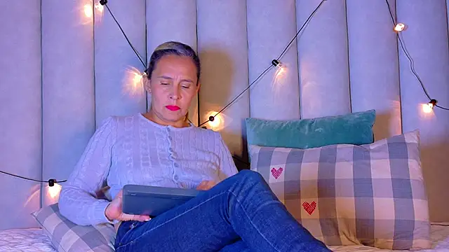 THALIAGRAY   online show from 27, 2, 2026