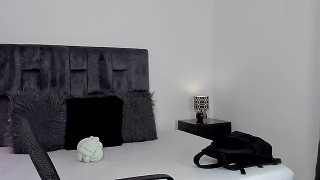 Malory Saenzz online show from 8, 2, 2026