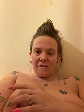 lickablelynn87 online show from 27, 2, 2026