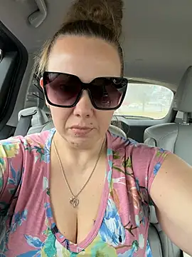 lickablelynn87 online show from 19, 2, 2026