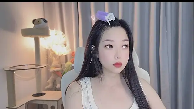 Snapshot of Yumi_yuni chatting on 4, 5, 2026 Yumi yuni online show from 4, 5, 2026