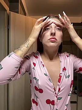 CrystalRedd online show from 21, 7, 2026