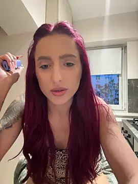 CrystalRedd online show from 29, 4, 2026