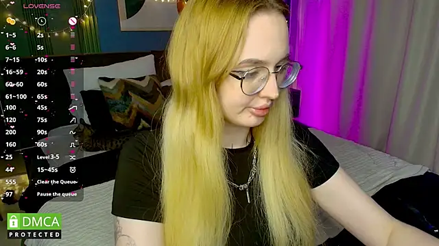 Snapshot of AdeLuna chatting on 25, 5, 2026 AdeLuna online show from 25, 5, 2026