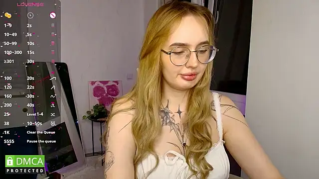 Snapshot of AdeLuna chatting on 3, 7, 2026 AdeLuna online show from 3, 7, 2026