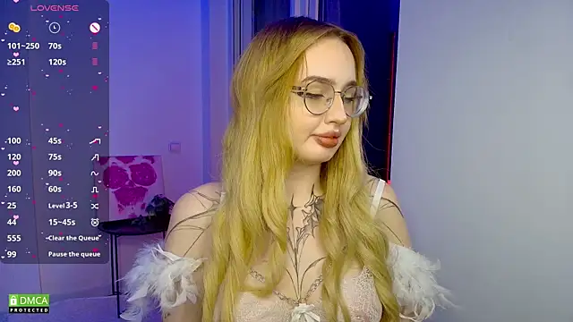 Snapshot of AdeLuna chatting on 3, 5, 2026 AdeLuna online show from 3, 5, 2026