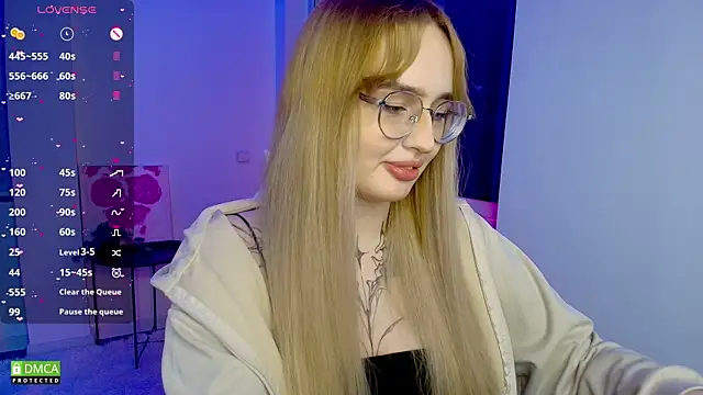 Snapshot of AdeLuna chatting on 24, 4, 2026 AdeLuna online show from 24, 4, 2026
