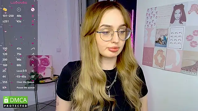 Snapshot of AdeLuna chatting on 11, 6, 2026 AdeLuna online show from 11, 6, 2026