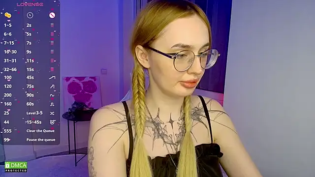 Snapshot of AdeLuna chatting on 29, 4, 2026 AdeLuna online show from 29, 4, 2026