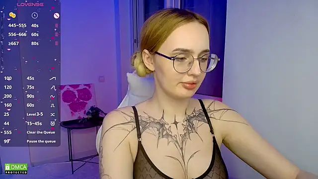 Snapshot of AdeLuna chatting on 1, 5, 2026 AdeLuna online show from 1, 5, 2026