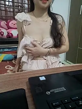 Snapshot of NinaKey chatting on 19, 5, 2026 NinaKey online show from 19, 5, 2026