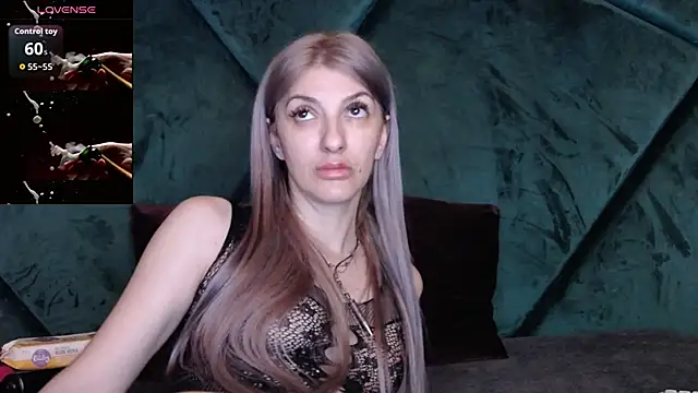 Snapshot of LannaQuinn chatting on 24, 4, 2026 LannaQuinn online show from 24, 4, 2026