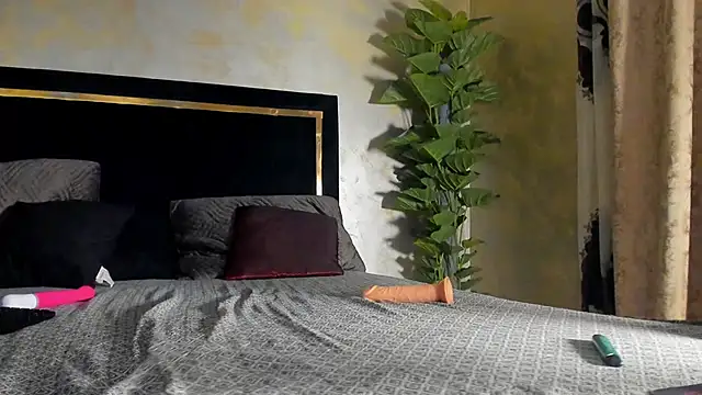 Snapshot of LannaQuinn chatting on 5, 6, 2026 LannaQuinn online show from 5, 6, 2026