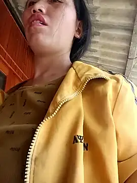 hot-luna- online show from 4, 4, 2026