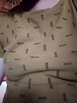 hot-luna- online show from 14, 4, 2026