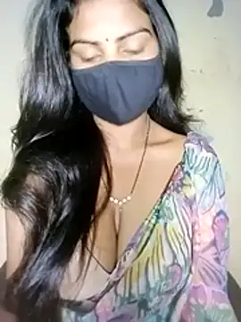Snapshot of BomBabe chatting on 29, 4, 2026 BomBabe online show from 29, 4, 2026