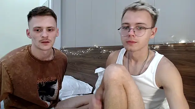 NikiKerryCum online show from 2, 2, 2026