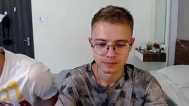 NikiKerryCum online show from 24, 4, 2026
