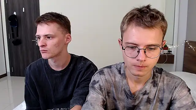 NikiKerryCum online show from 18, 4, 2026