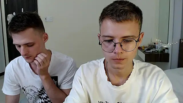 NikiKerryCum online show from 30, 4, 2026
