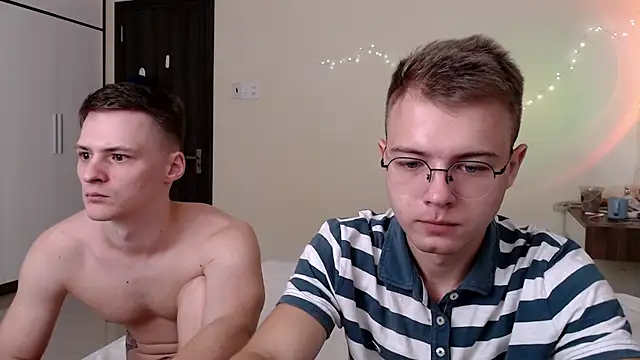 Snapshot of NikiKerryCum chatting on 8, 8, 2026 NikiKerryCum online show from 8, 8, 2026