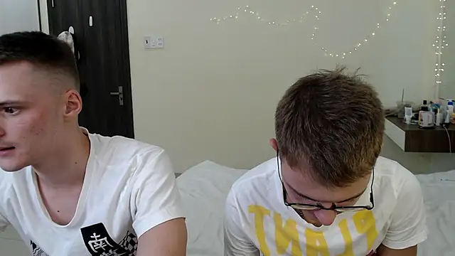 NikiKerryCum online show from 8, 6, 2026