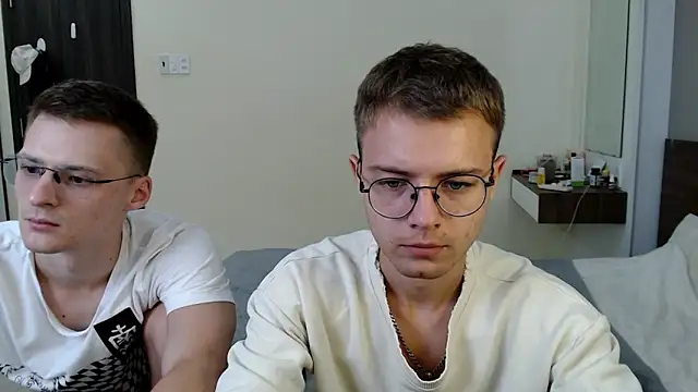 NikiKerryCum online show from 8, 5, 2026