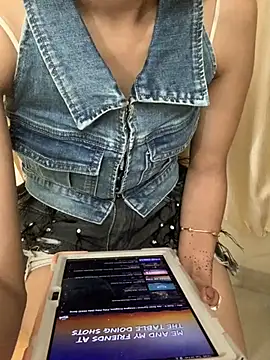 HEENA-STRIP online show from 24, 2, 2026