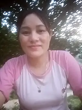 Snapshot of Momo-biki chatting on 25, 5, 2026 Momo-biki online show from 25, 5, 2026