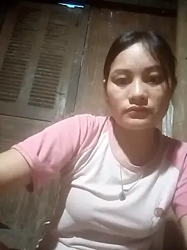 Snapshot of Momo-biki chatting on 24, 5, 2026 Momo-biki online show from 24, 5, 2026