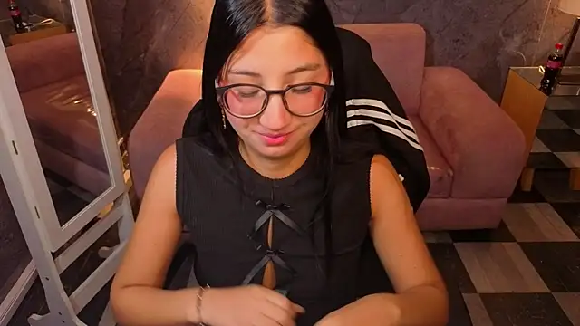 Sophie jones b online show from 8, 5, 2026