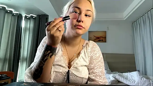 LuxureMia online show from 1, 2, 2026