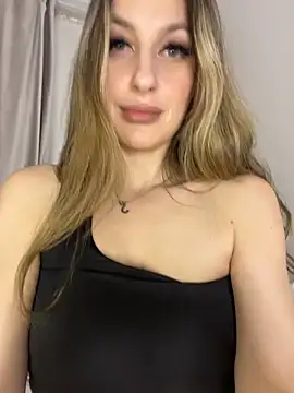 Alyxra online show from 7, 4, 2026