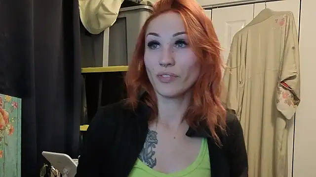 Snapshot of ThornsandHoney chatting on 24, 5, 2026 ThornsandHoney online show from 24, 5, 2026