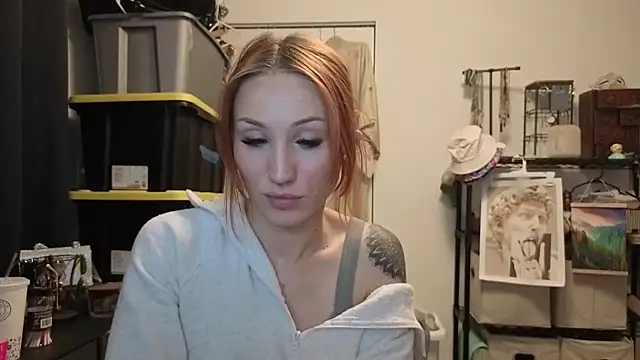 Snapshot of ThornsandHoney chatting on 18, 5, 2026 ThornsandHoney online show from 18, 5, 2026