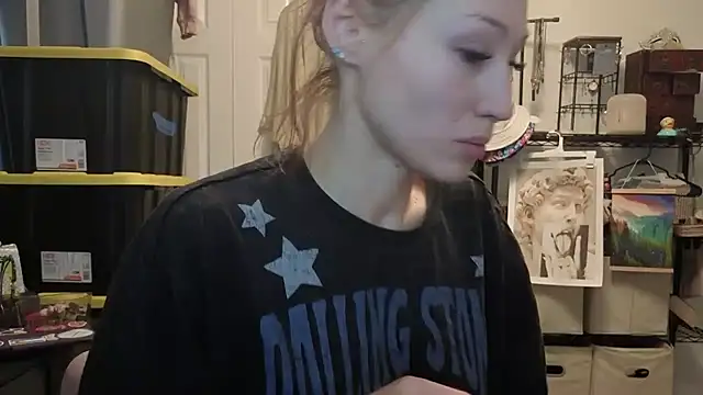 Snapshot of ThornsandHoney chatting on 20, 5, 2026 ThornsandHoney online show from 20, 5, 2026