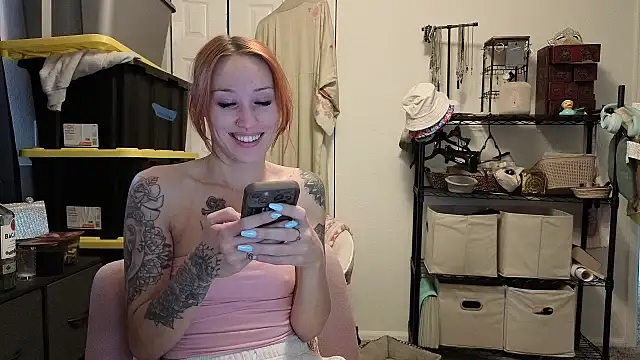 Snapshot of ThornsandHoney chatting on 17, 5, 2026 ThornsandHoney online show from 17, 5, 2026