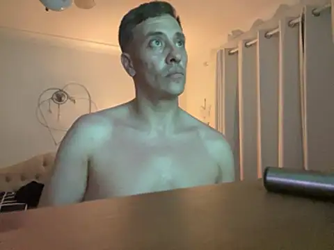 Snapshot of malcolm2334 chatting on 25, 5, 2026 malcolm2334 online show from 25, 5, 2026