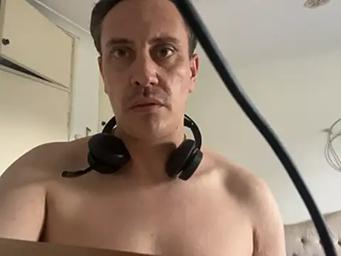 Snapshot of malcolm2334 chatting on 5, 5, 2026 malcolm2334 online show from 5, 5, 2026
