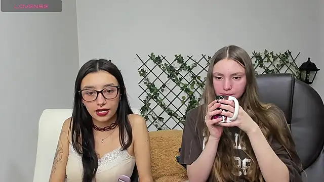 nana  rousse online show from 25, 2, 2026