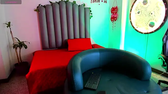 Miaa-Foxx online show from 10, 4, 2026