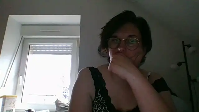 OIseauNoir88 online show from 22, 3, 2026