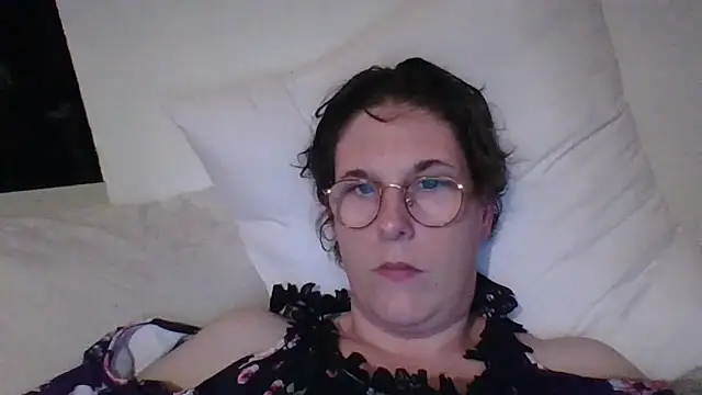 OIseauNoir88 online show from 21, 4, 2026