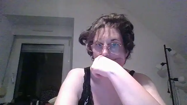 OIseauNoir88 online show from 20, 4, 2026