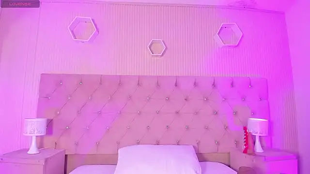 JazminRusso  online show from 18, 2, 2026