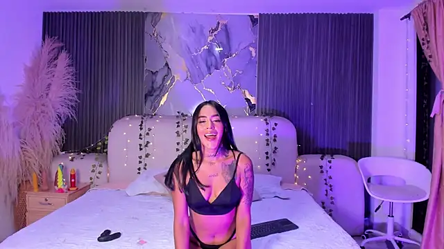 JazminRusso  online show from 5, 4, 2026
