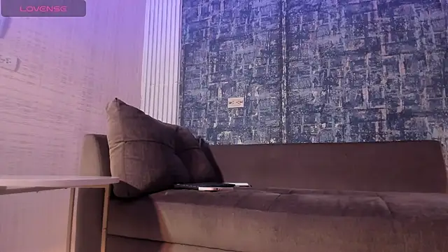 scarlettqueenx online show from 15, 2, 2026